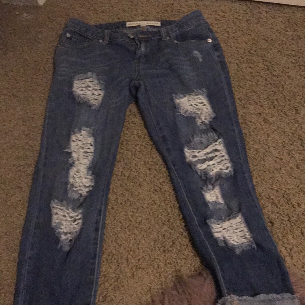 Cute boyfriend holey jeans